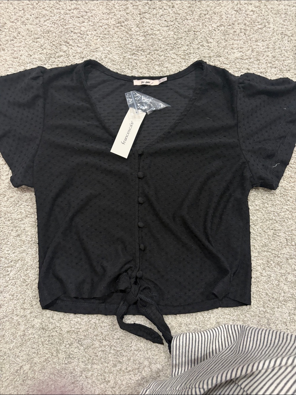 Francesca's Collections Black Button-Front Tie Crop Top